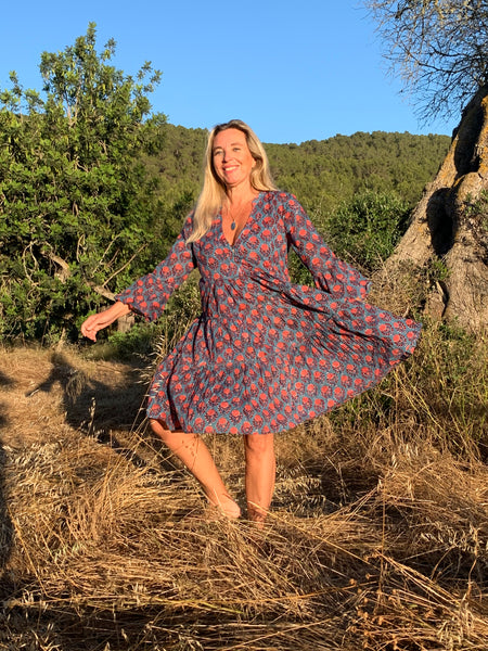 Geo  dress short In blue and red
