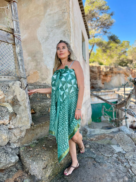 Big size Sarong ,Hand Block Printed Extra Large Sarong | Organic Cotton Muslin | Natural Bagru Print with Golden-Black Emerald green geo -  AUROBELLE  IBIZA