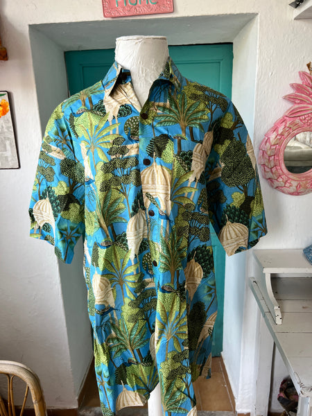 Uni sex shirt for Men or woman half  sleeve in cool geo print
