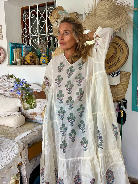 Mughal   🌴 dress made  with  blockprint