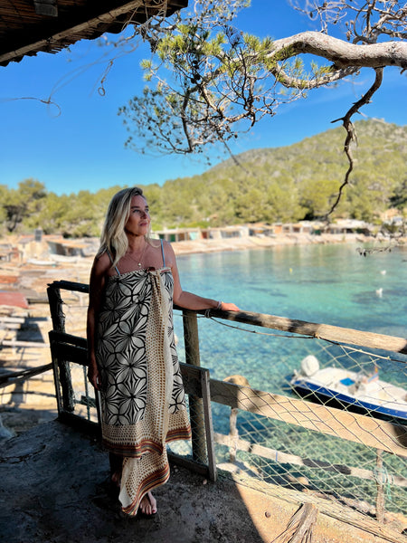 Big size Sarong ,Hand Block Printed Extra Large Sarong | Organic Cotton Muslin | Natural Bagru Print with Gold / Flower of life -  AUROBELLE  IBIZA
