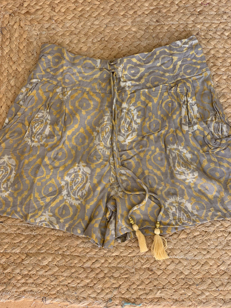 Beige batik shorts detail - AUROBELLE IBIZA