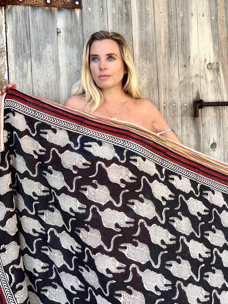 Big size Sarong ,Hand Block Printed Extra Large Sarong | Organic Cotton Muslin | Natural Bagru Print with Golden-Black 🐆 Panther 8 -  AUROBELLE  IBIZA