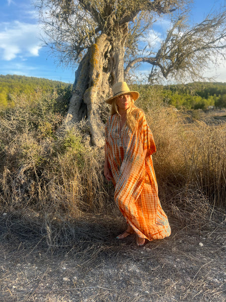 One-of-a-Kind Vintage Silk Sari Kaftan ✨no 3 dye tye