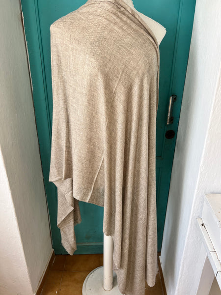 Cosy cashmere wool shawl in grey and beige