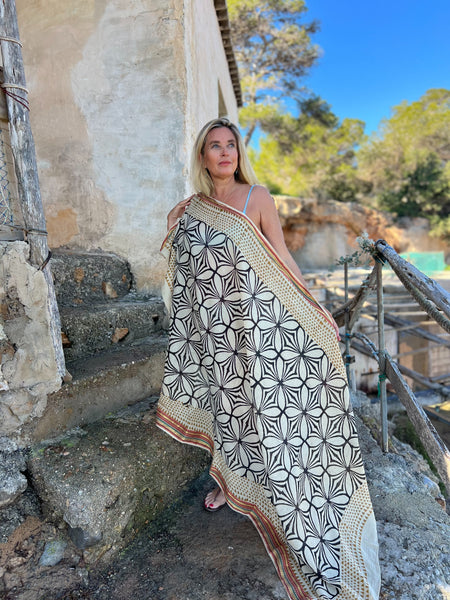 Big size Sarong ,Hand Block Printed Extra Large Sarong | Organic Cotton Muslin | Natural Bagru Print with Gold / Flower of life -  AUROBELLE  IBIZA