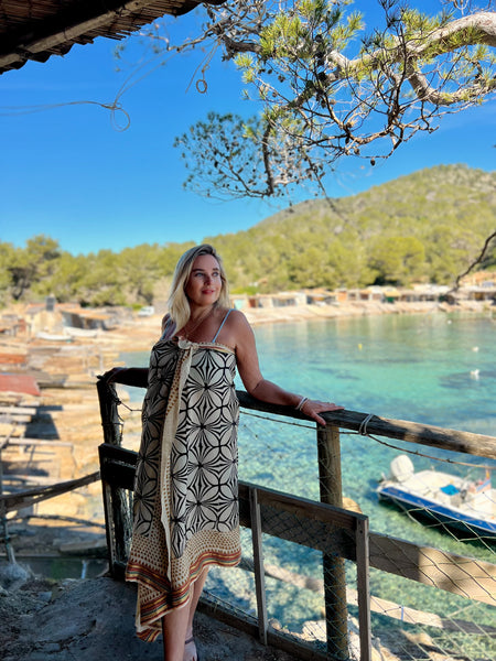 Big size Sarong ,Hand Block Printed Extra Large Sarong | Organic Cotton Muslin | Natural Bagru Print with Gold / Flower of life -  AUROBELLE  IBIZA