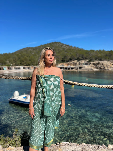 Big size Sarong ,Hand Block Printed Extra Large Sarong | Organic Cotton Muslin | Natural Bagru Print with Golden-Black Emerald green geo -  AUROBELLE  IBIZA