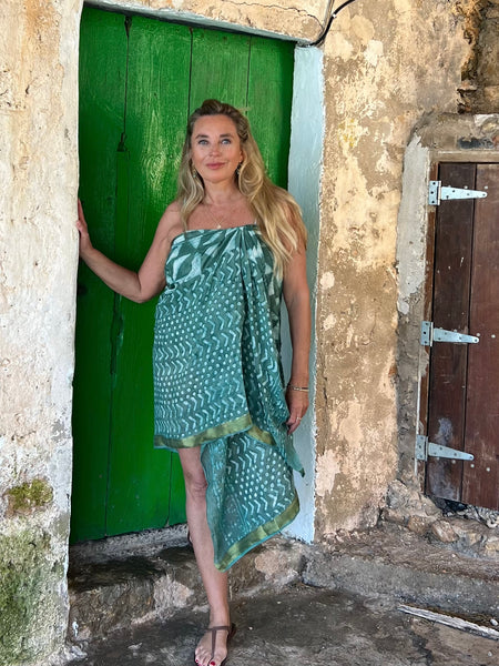 Big size Sarong ,Hand Block Printed Extra Large Sarong | Organic Cotton Muslin | Natural Bagru Print with Golden-Black Emerald green geo -  AUROBELLE  IBIZA