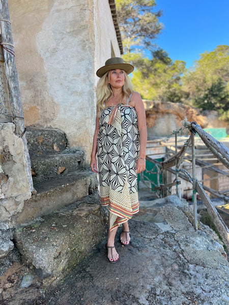 Big size Sarong ,Hand Block Printed Extra Large Sarong | Organic Cotton Muslin | Natural Bagru Print with Gold / Flower of life -  AUROBELLE  IBIZA
