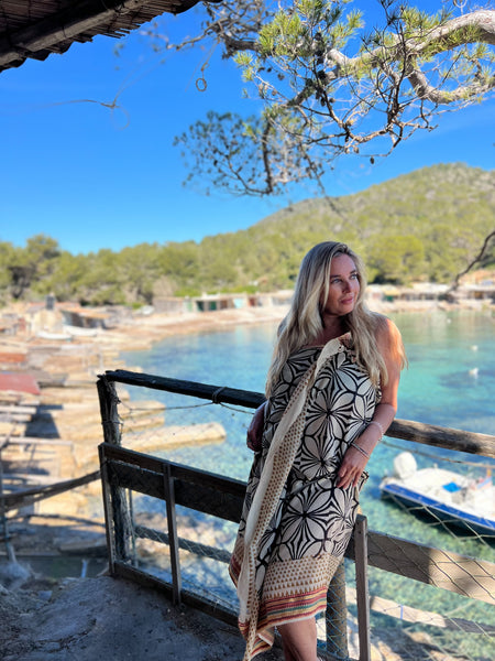 Big size Sarong ,Hand Block Printed Extra Large Sarong | Organic Cotton Muslin | Natural Bagru Print with Gold / Flower of life -  AUROBELLE  IBIZA