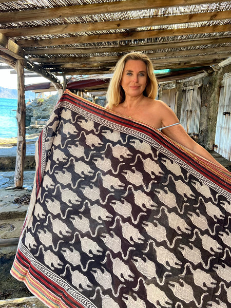 Big size Sarong ,Hand Block Printed Extra Large Sarong | Organic Cotton Muslin | Natural Bagru Print with Golden-Black 🐆 Panther 8 -  AUROBELLE  IBIZA