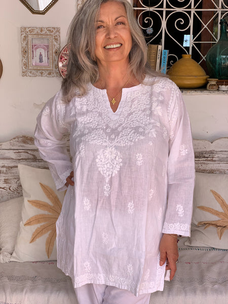 Ananda  white bohemian Italian linen tunica ,  beautiful classic  blouse