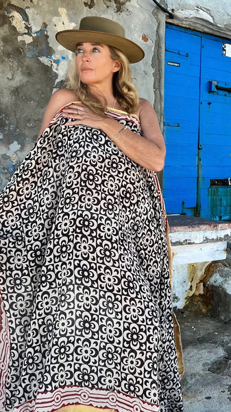 Big size Sarong ,Hand Block Printed Extra Large Sarong | Organic Cotton Muslin | Natural Bagru Print with Golden Black flower 🌺 -  AUROBELLE  IBIZA