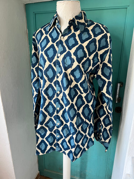 Uni sex shirt for Men or woman full sleeve in cool geo print