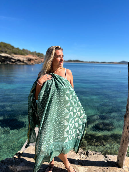 Big size Sarong ,Hand Block Printed Extra Large Sarong | Organic Cotton Muslin | Natural Bagru Print with Golden-Black Emerald green geo -  AUROBELLE  IBIZA