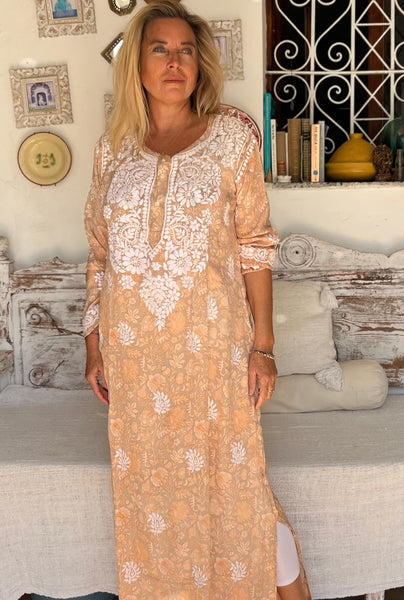 🌸 Silk Crepe Maxi Kurta – Peach Chikan Embroidery (One of a Kind) -  AUROBELLE  IBIZA