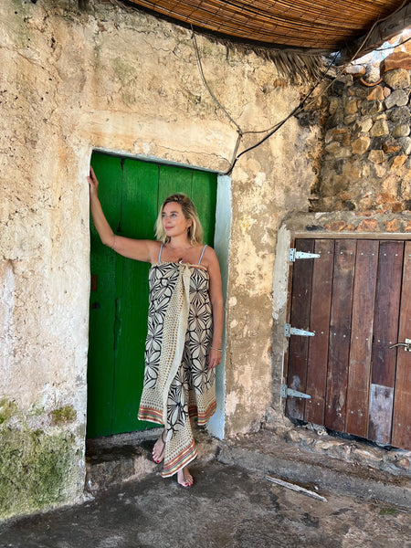 Big size Sarong ,Hand Block Printed Extra Large Sarong | Organic Cotton Muslin | Natural Bagru Print with Gold / Flower of life -  AUROBELLE  IBIZA