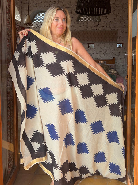 Hand Block Printed Extra Large Sarong | Organic Cotton Muslin | Natural Bagru Print with Golden Sari Border no 1 Star 🌟 -  AUROBELLE  IBIZA
