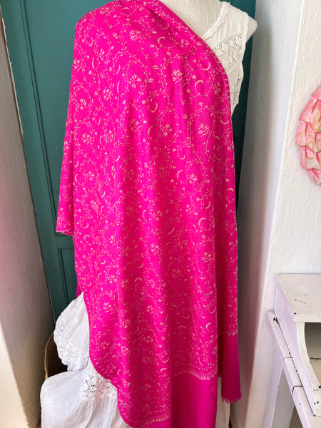Pink cashmere wool shawl natural color with exclusive hand embroidery  from Srinagar paisley -  AUROBELLE  IBIZA