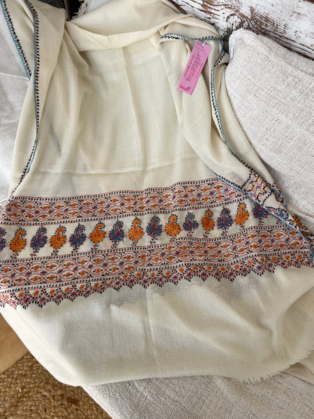Off whitecashmere wool shawl natural color with exclusive hand embroidery  from Srinagar paisley  masterpiece -  AUROBELLE  IBIZA