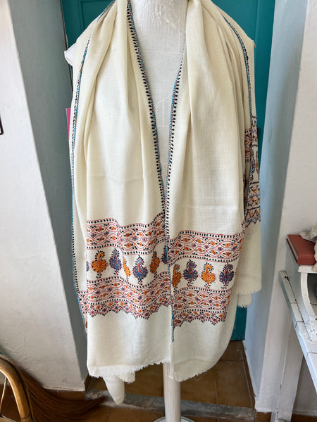 Off whitecashmere wool shawl natural color with exclusive hand embroidery  from Srinagar paisley  masterpiece -  AUROBELLE  IBIZA