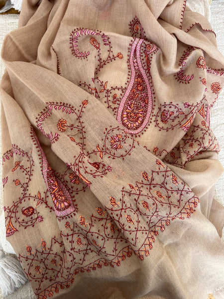 Spezial beige cashmere wool shawl natural color with exclusive hand embroidery  from Srinagar paisley in pink orange -  AUROBELLE  IBIZA