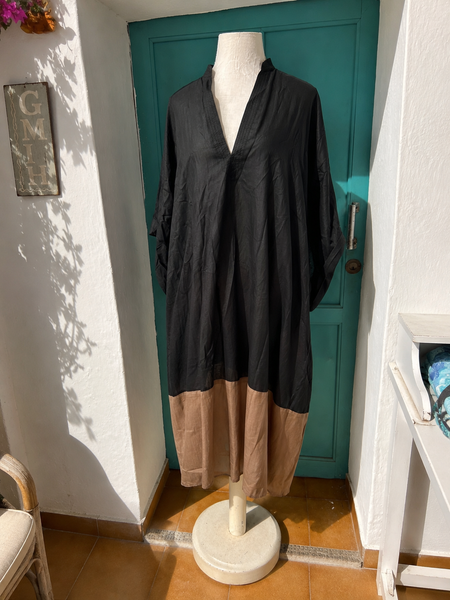 SILK KAFTAN IN BLACK AND BEIGE medium Lenght -  AUROBELLE  IBIZA