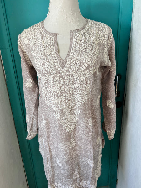 Sandy beige paisley silk kurta, embroidery detail, Aurobelle Ibiza