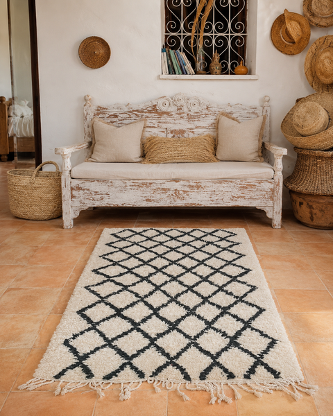 Vintage Berber Morroco carpet rugs abstract black and white design. -  AUROBELLE  IBIZA