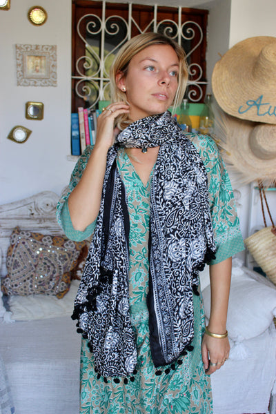 Silky boho shawl with pompon black